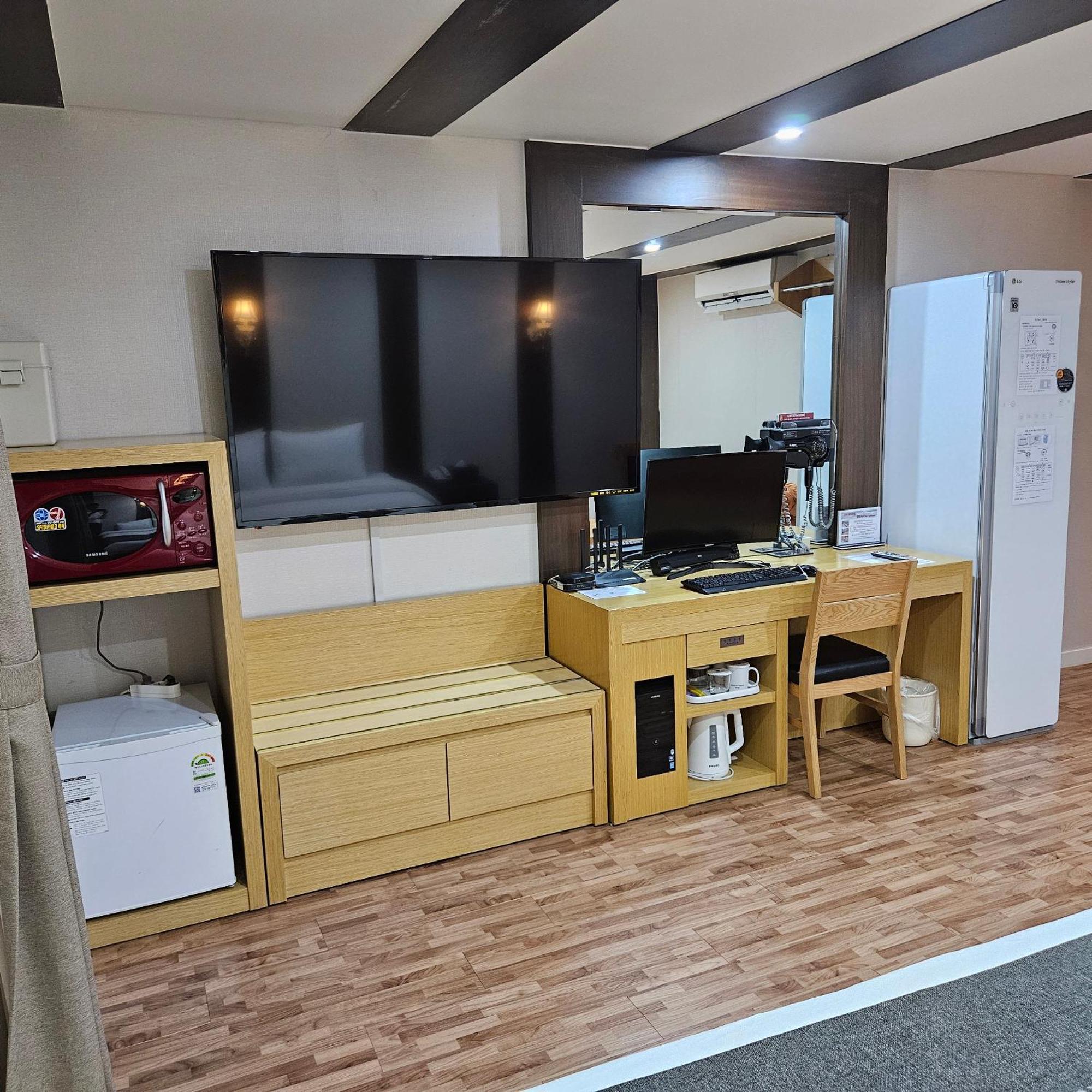 Amour Hotel Suwon Exterior photo